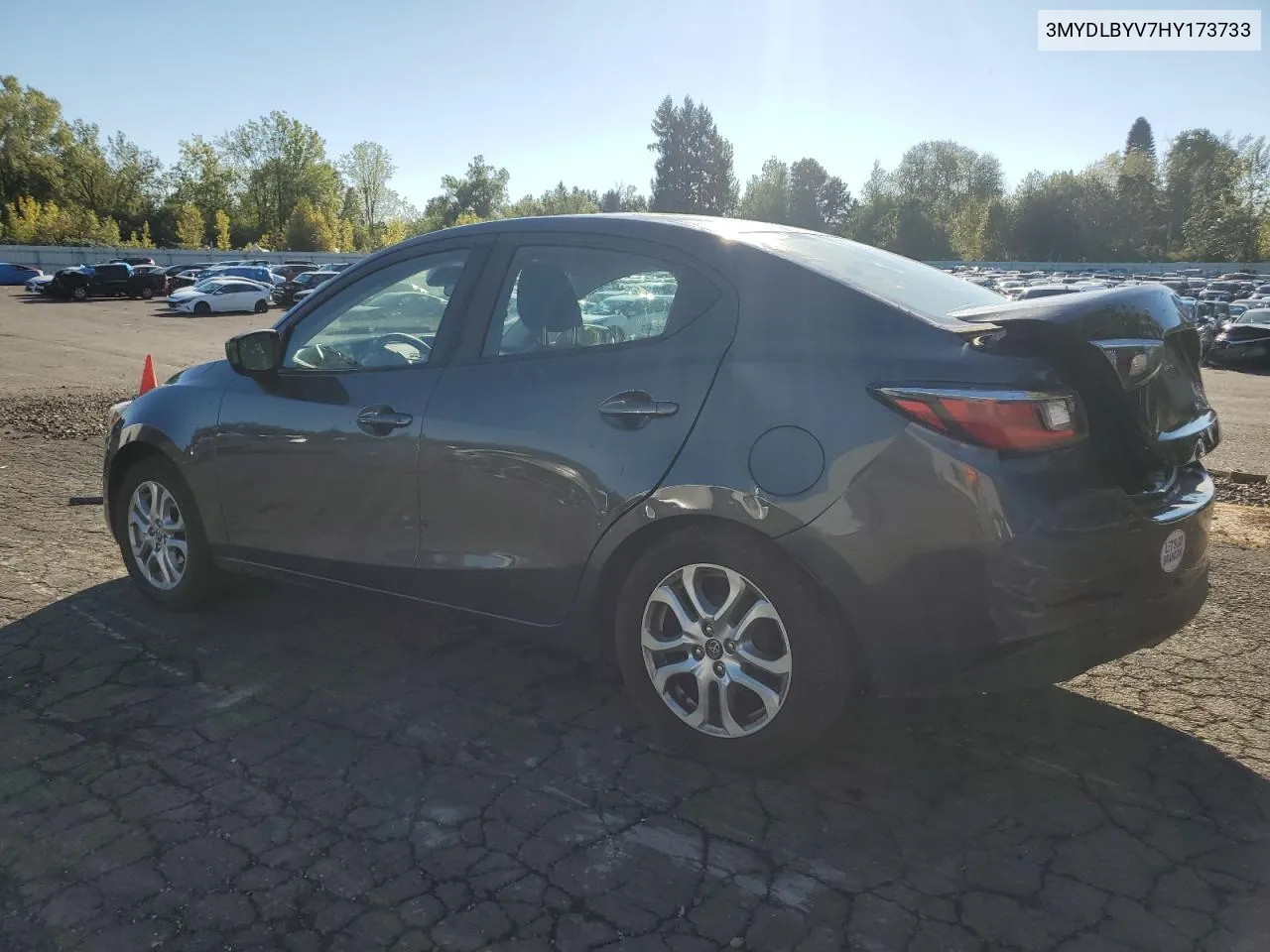 3MYDLBYV7HY173733 2017 Toyota Yaris Ia