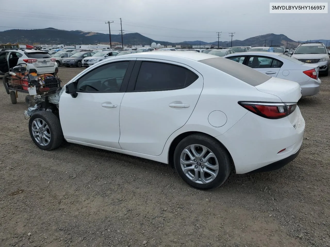 3MYDLBYV5HY166957 2017 Toyota Yaris Ia