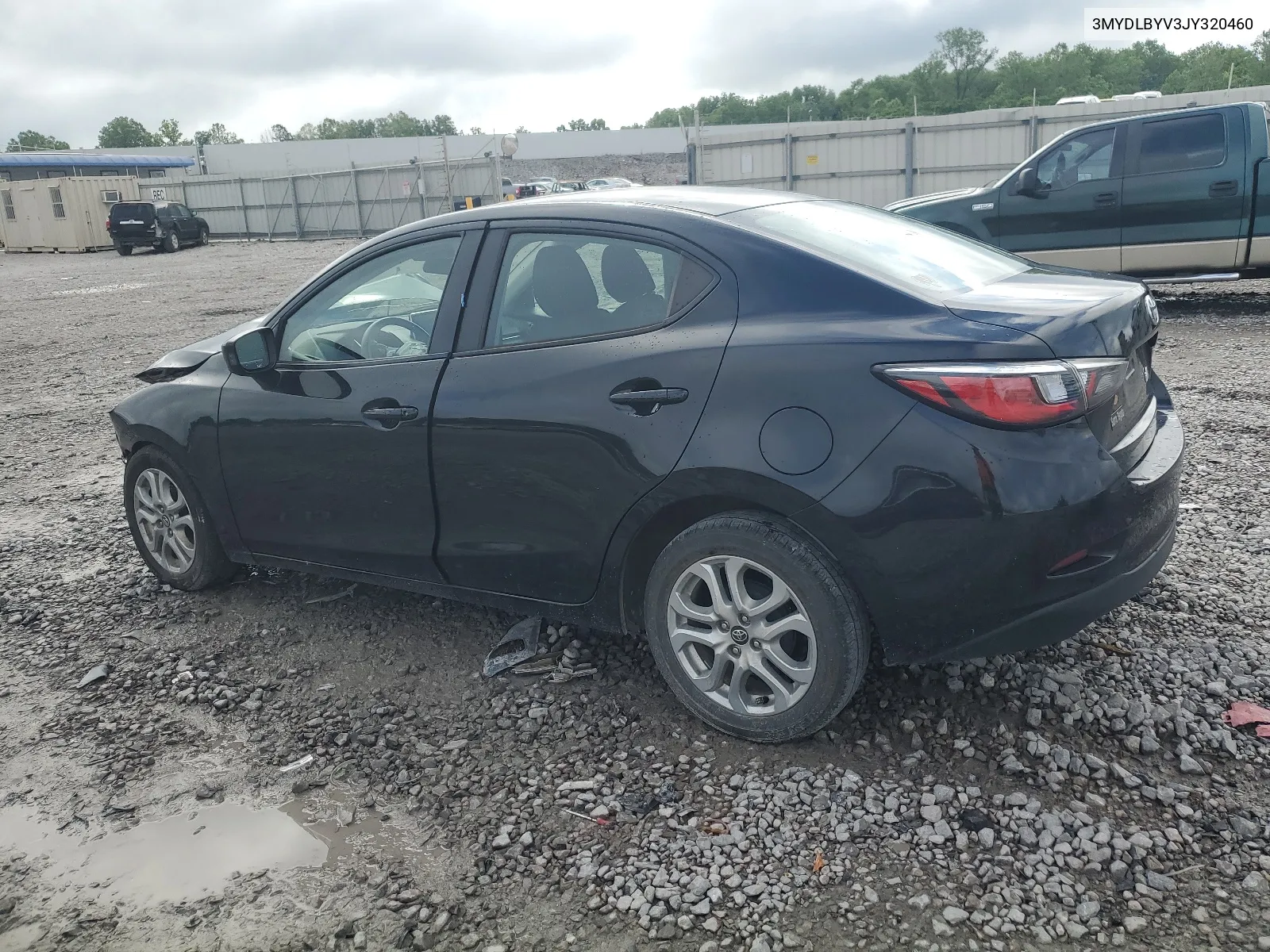 3MYDLBYV3JY320460 2018 Toyota Yaris Ia