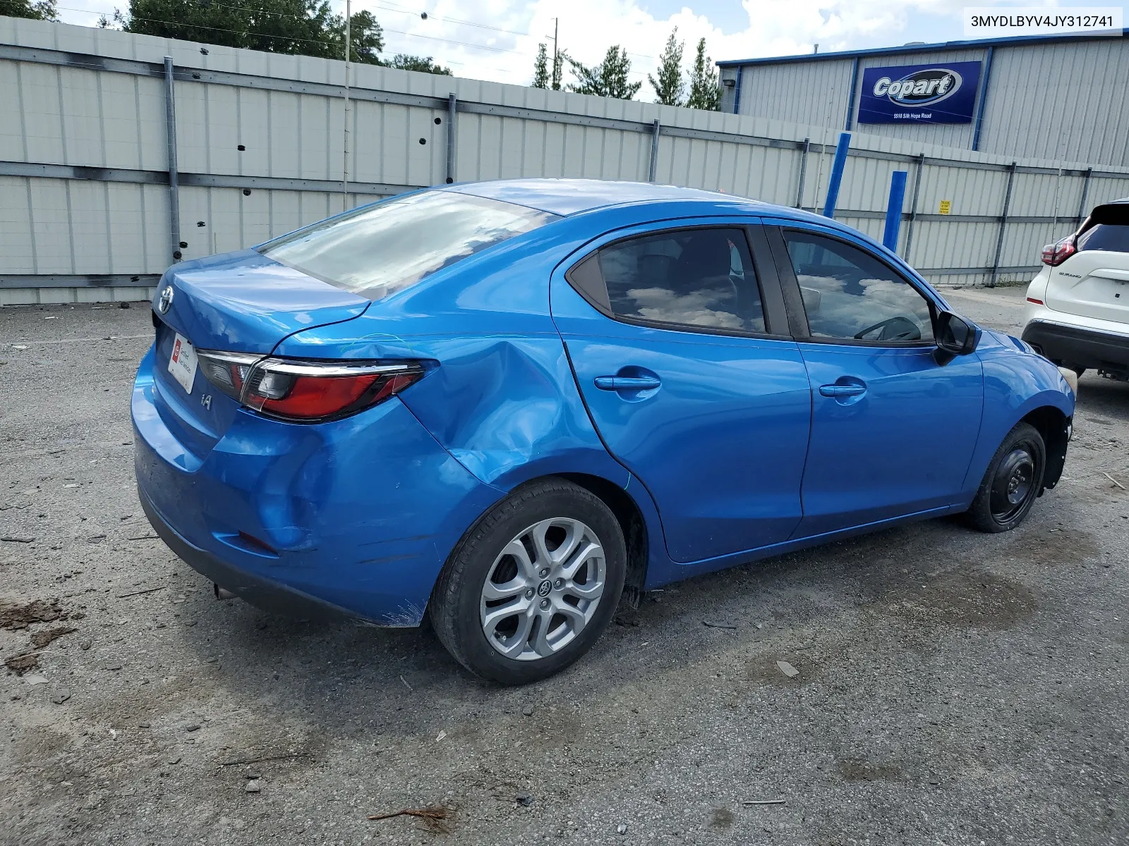 3MYDLBYV4JY312741 2018 Toyota Yaris Ia