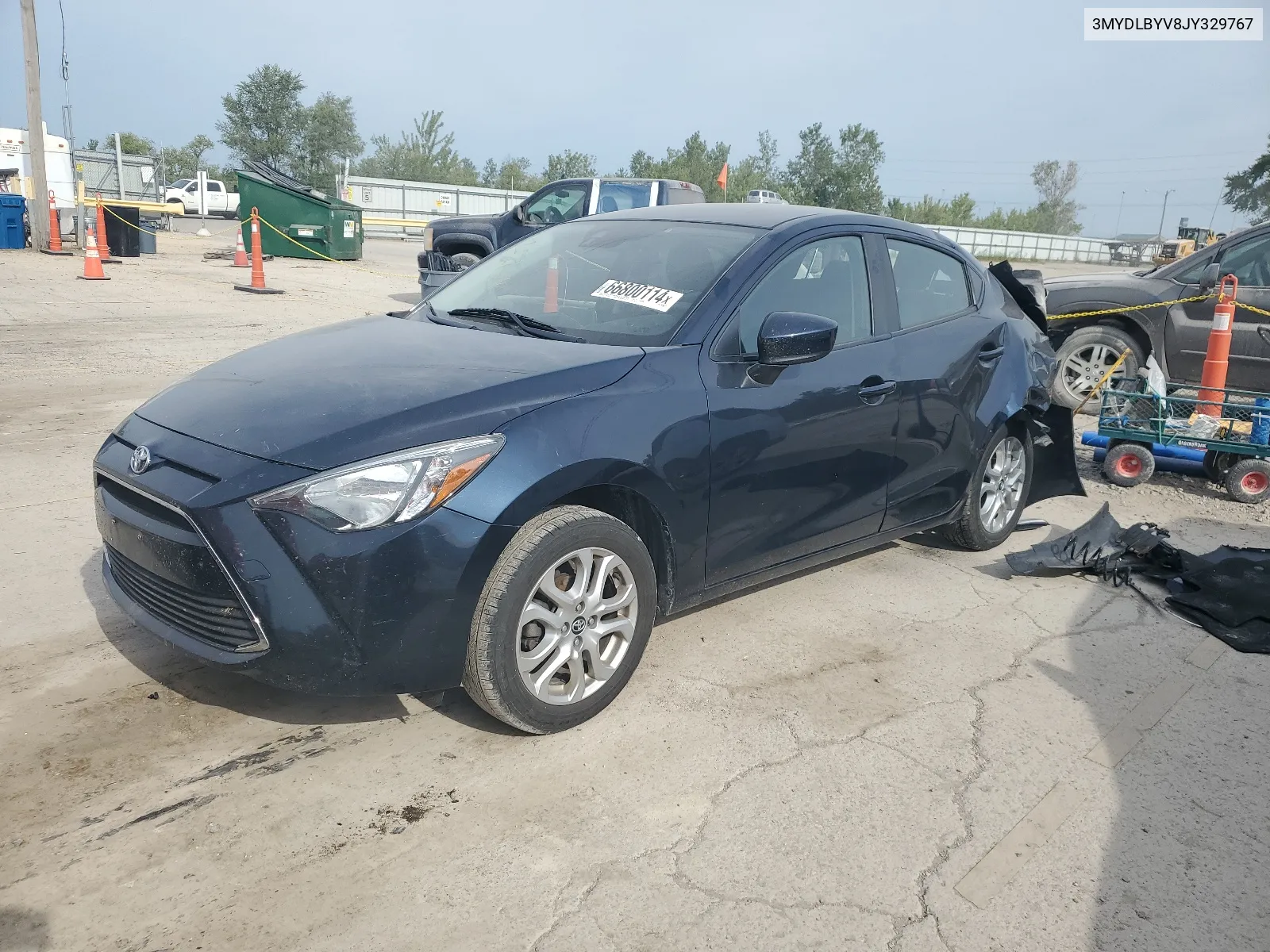 3MYDLBYV8JY329767 2018 Toyota Yaris Ia