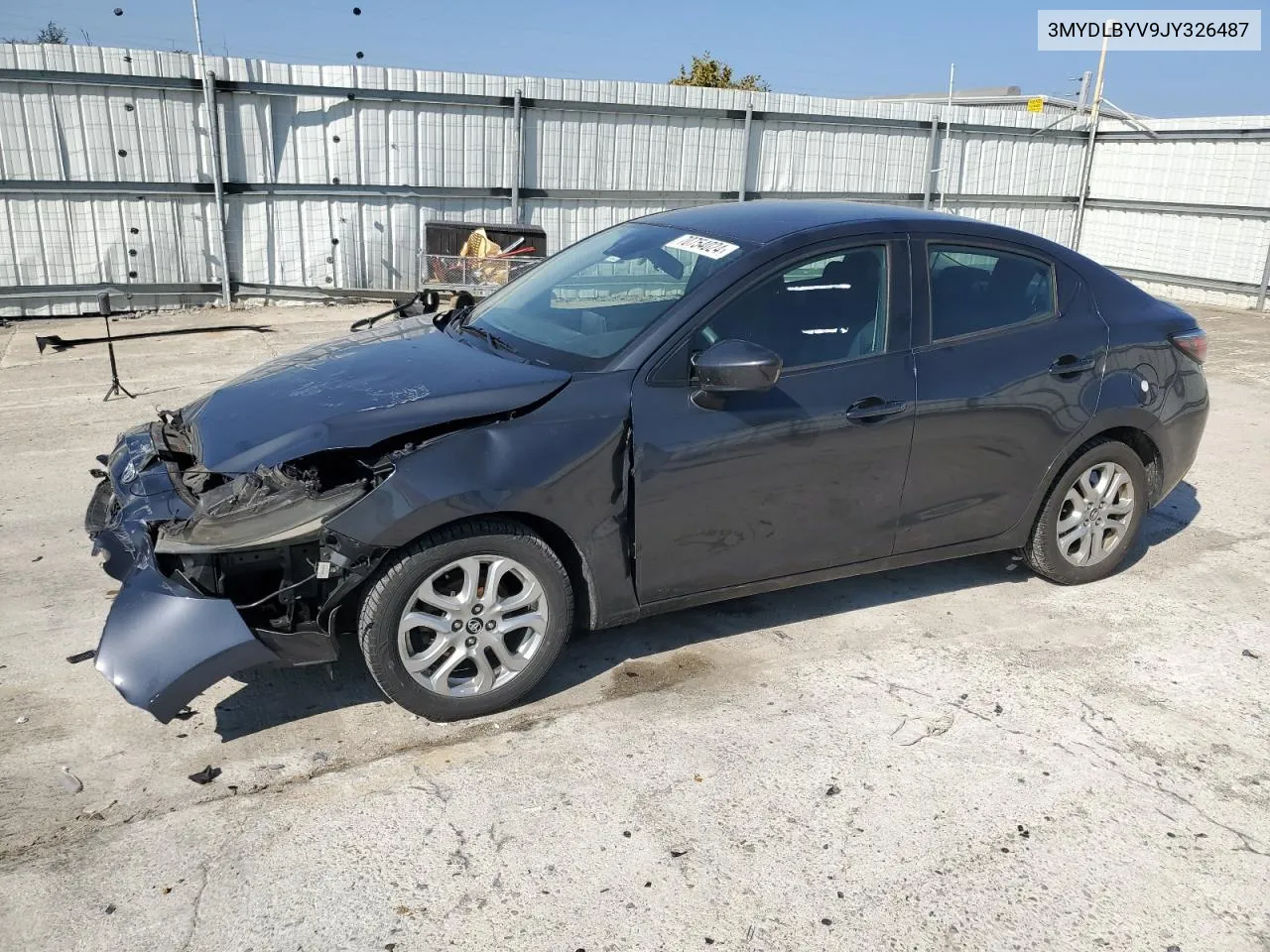 3MYDLBYV9JY326487 2018 Toyota Yaris Ia