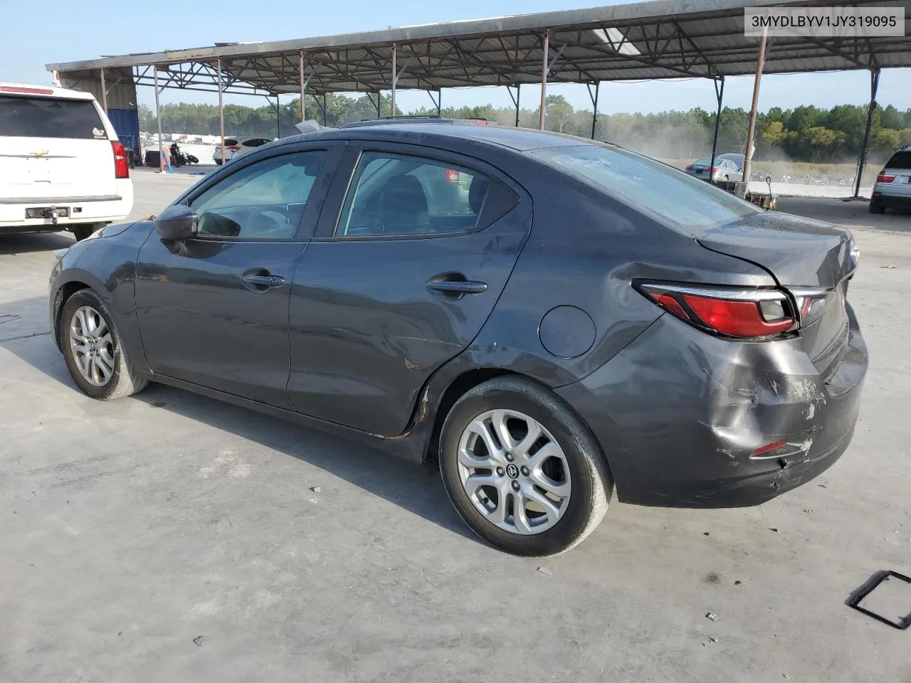 3MYDLBYV1JY319095 2018 Toyota Yaris Ia