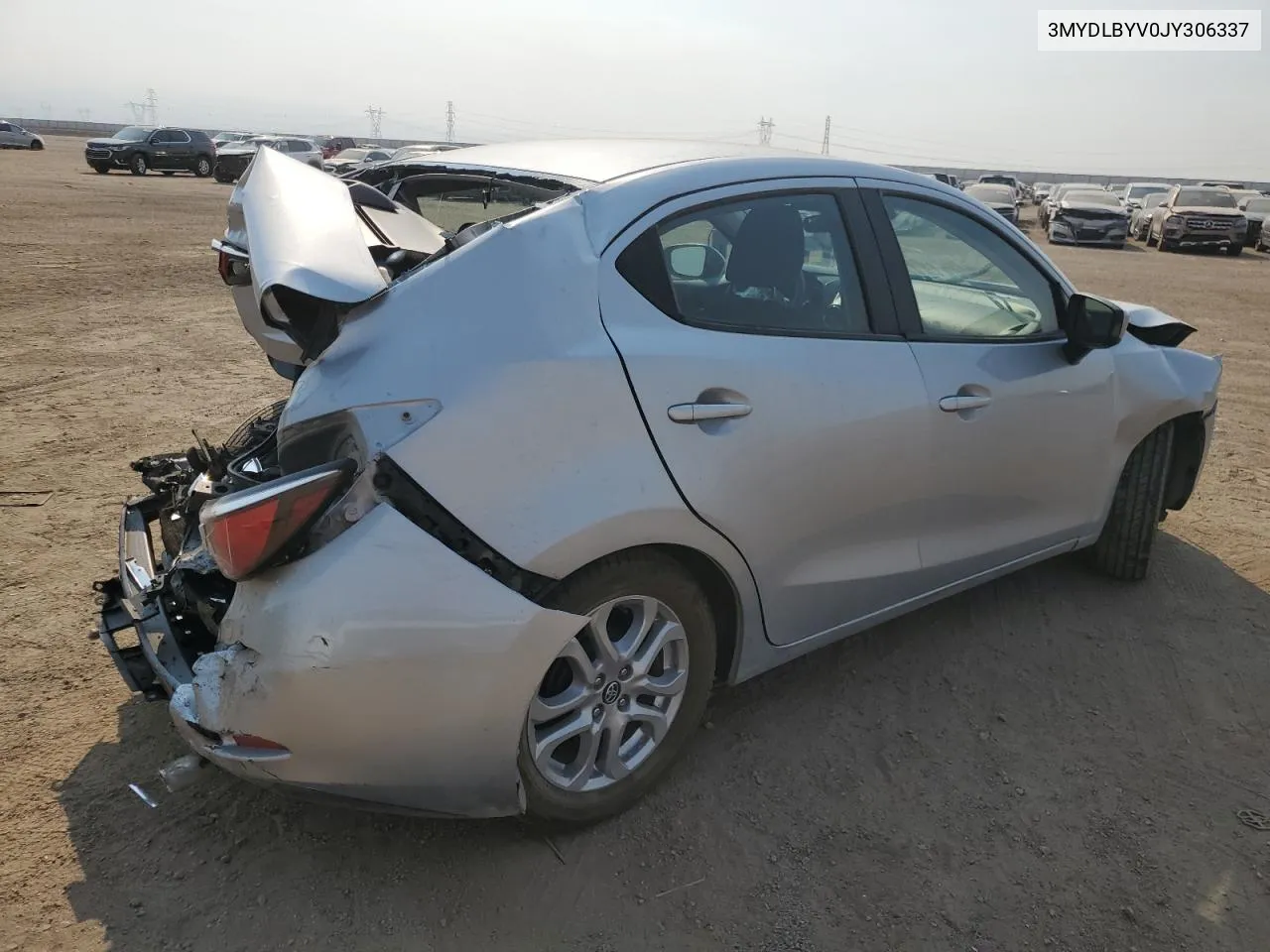 3MYDLBYV0JY306337 2018 Toyota Yaris Ia