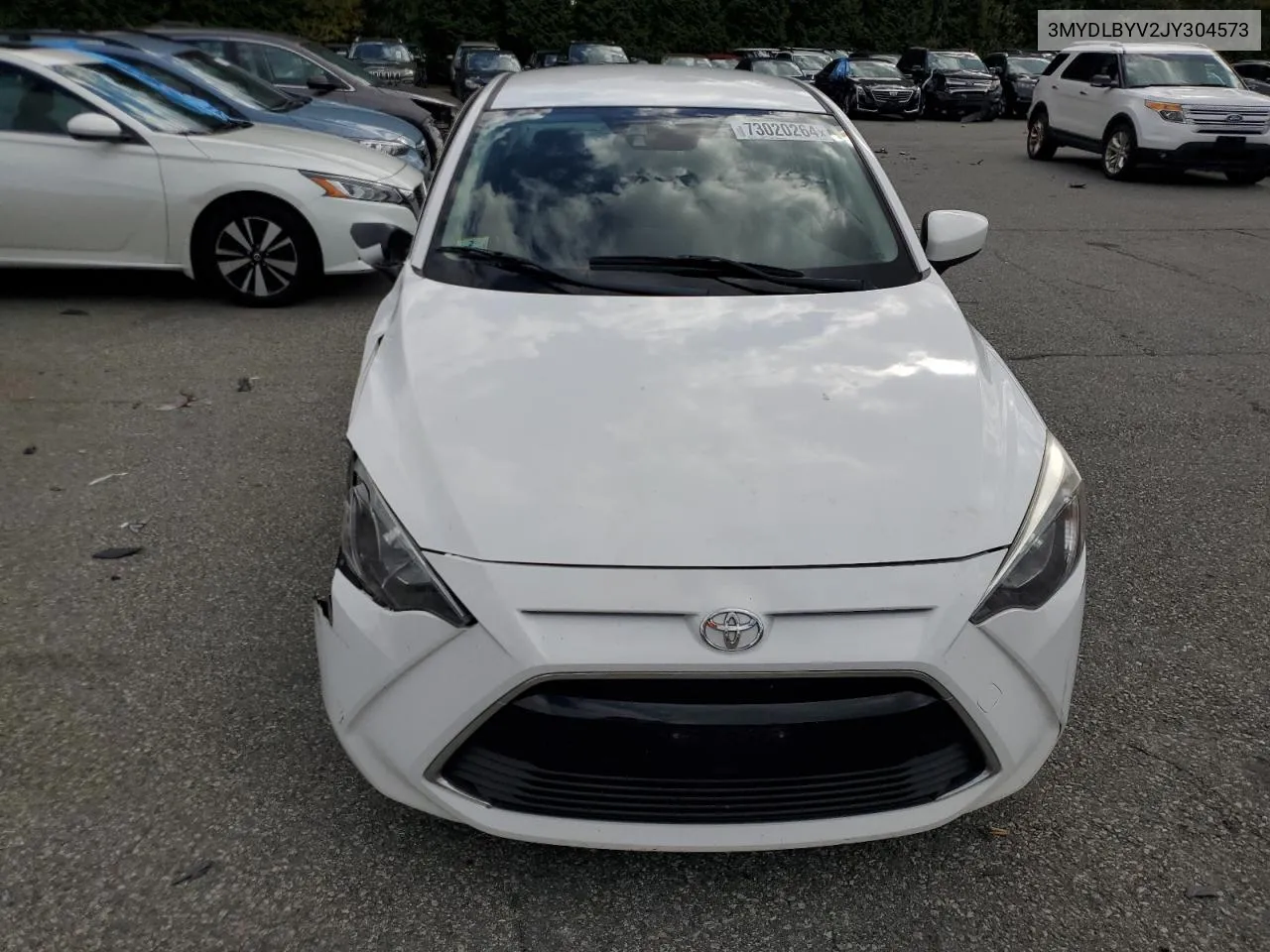 3MYDLBYV2JY304573 2018 Toyota Yaris Ia