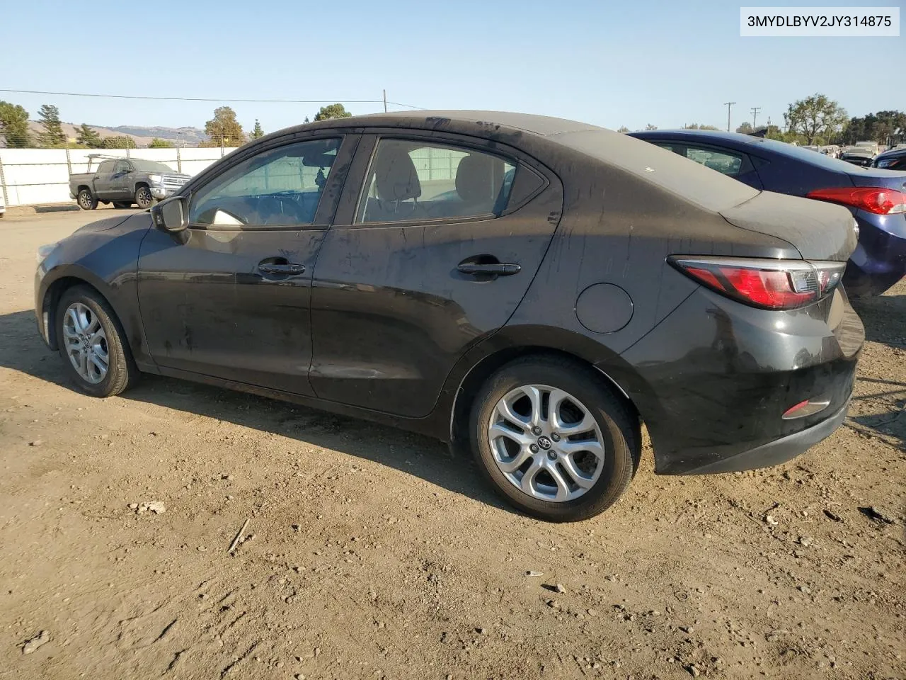 3MYDLBYV2JY314875 2018 Toyota Yaris Ia