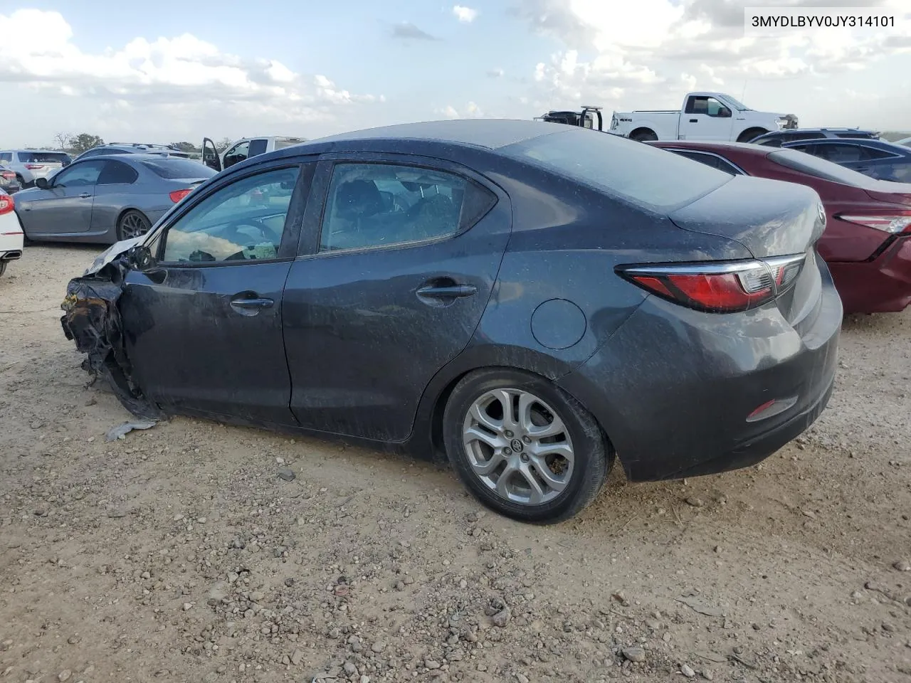 3MYDLBYV0JY314101 2018 Toyota Yaris Ia