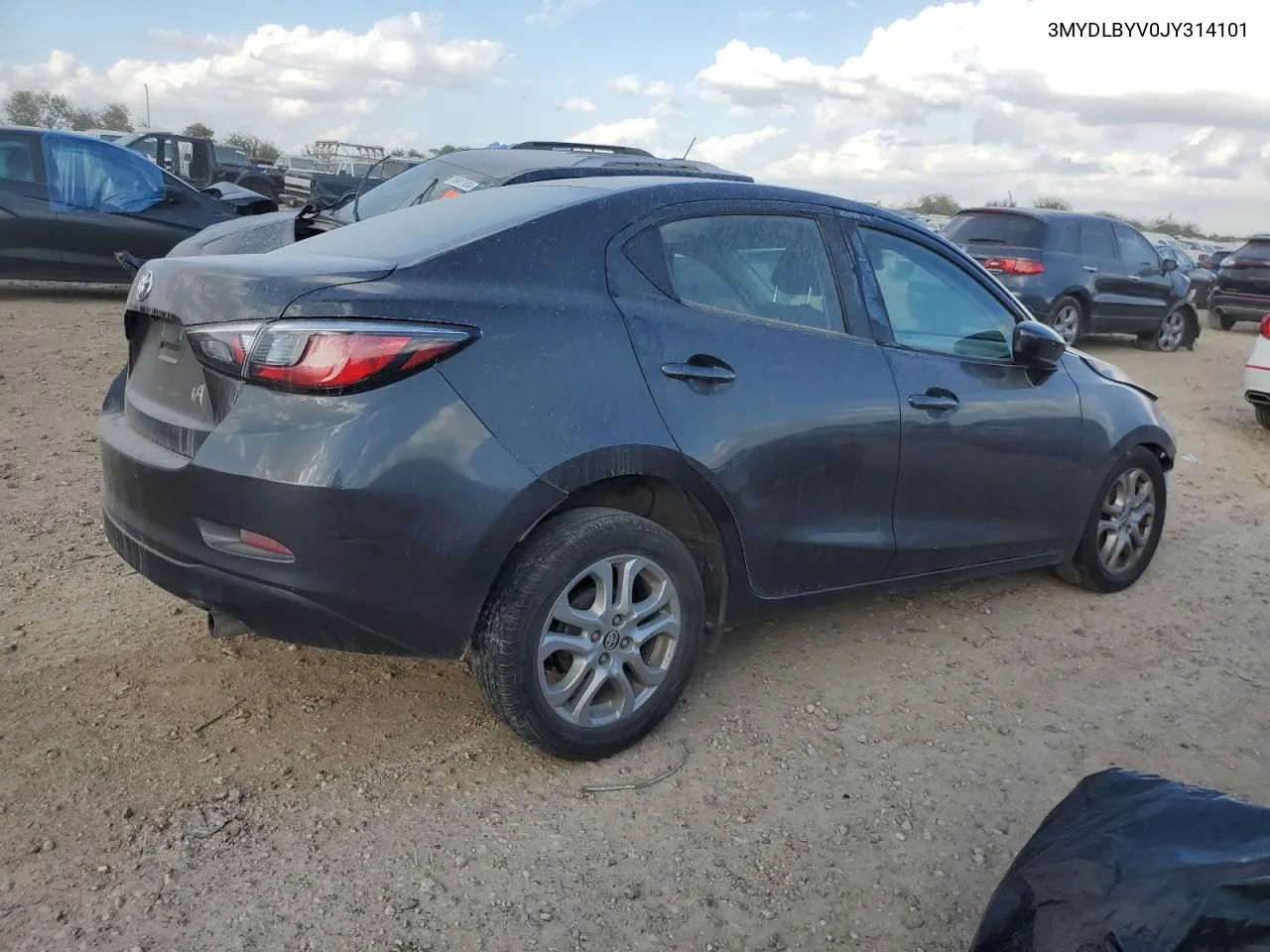 3MYDLBYV0JY314101 2018 Toyota Yaris Ia