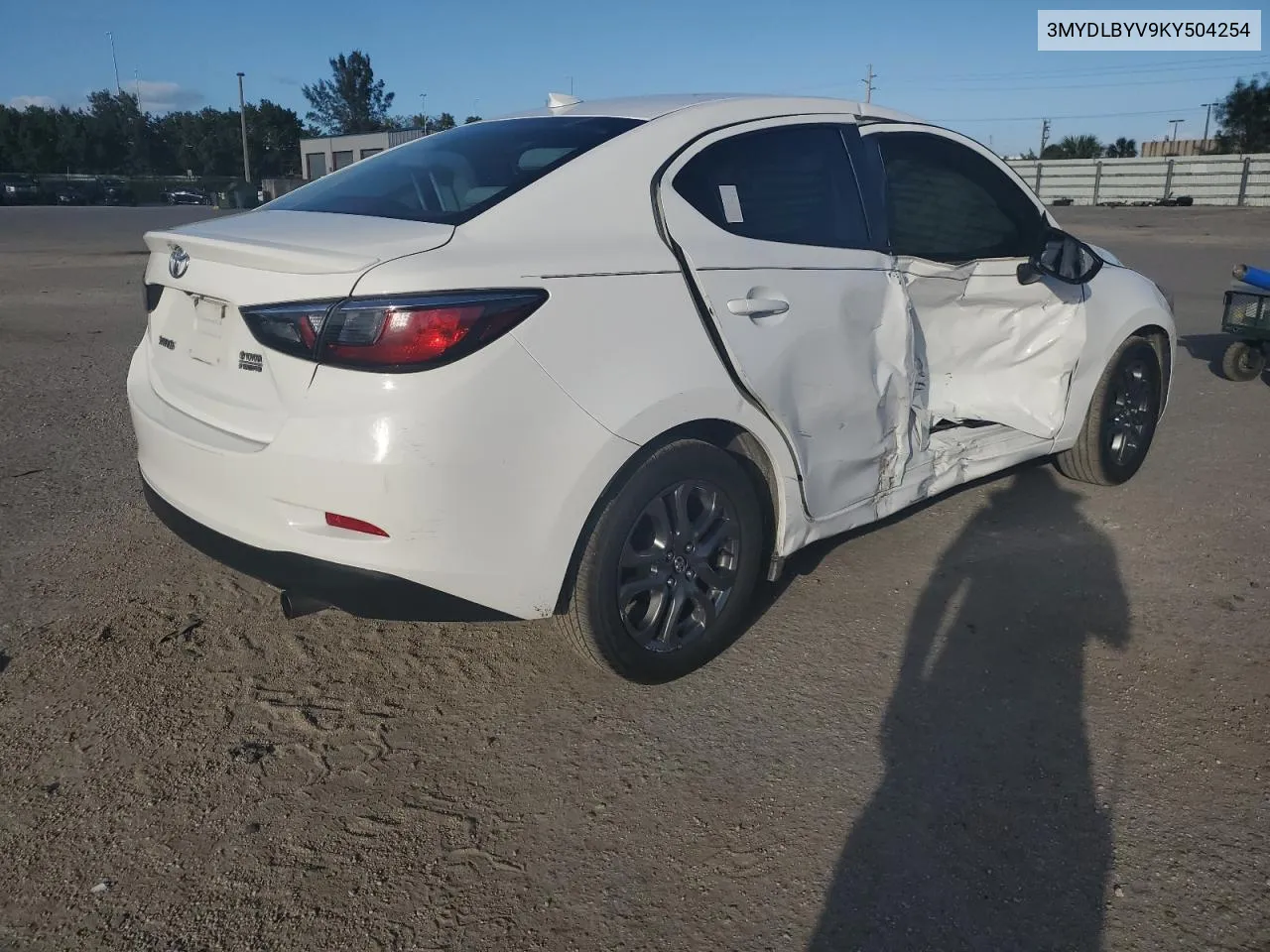 3MYDLBYV9KY504254 2019 Toyota Yaris L