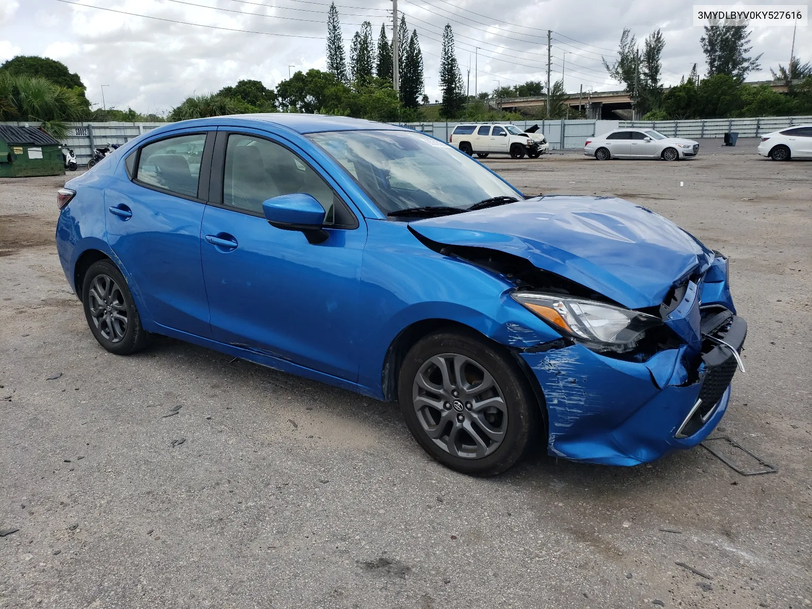 3MYDLBYV0KY527616 2019 Toyota Yaris L