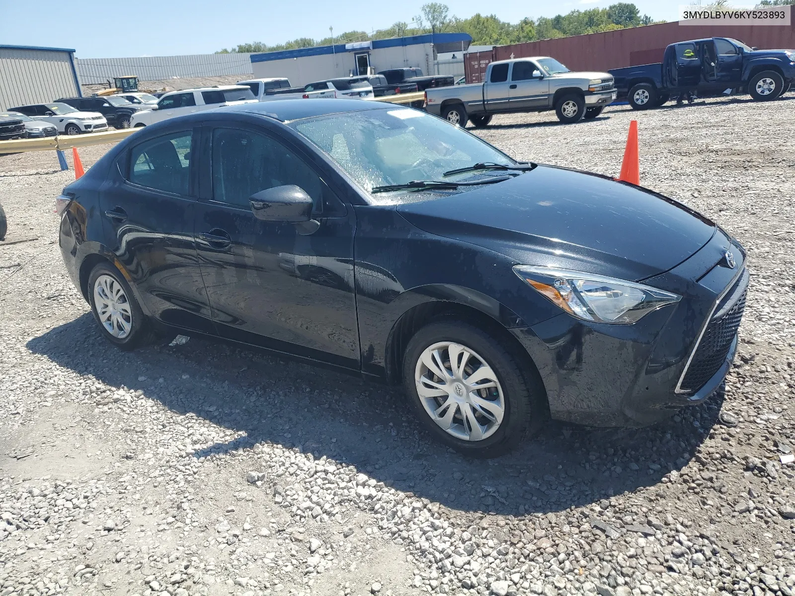 3MYDLBYV6KY523893 2019 Toyota Yaris L