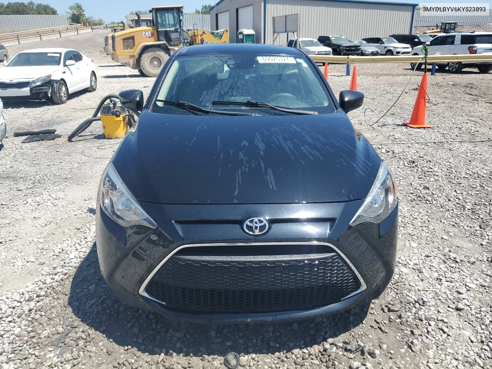 3MYDLBYV6KY523893 2019 Toyota Yaris L