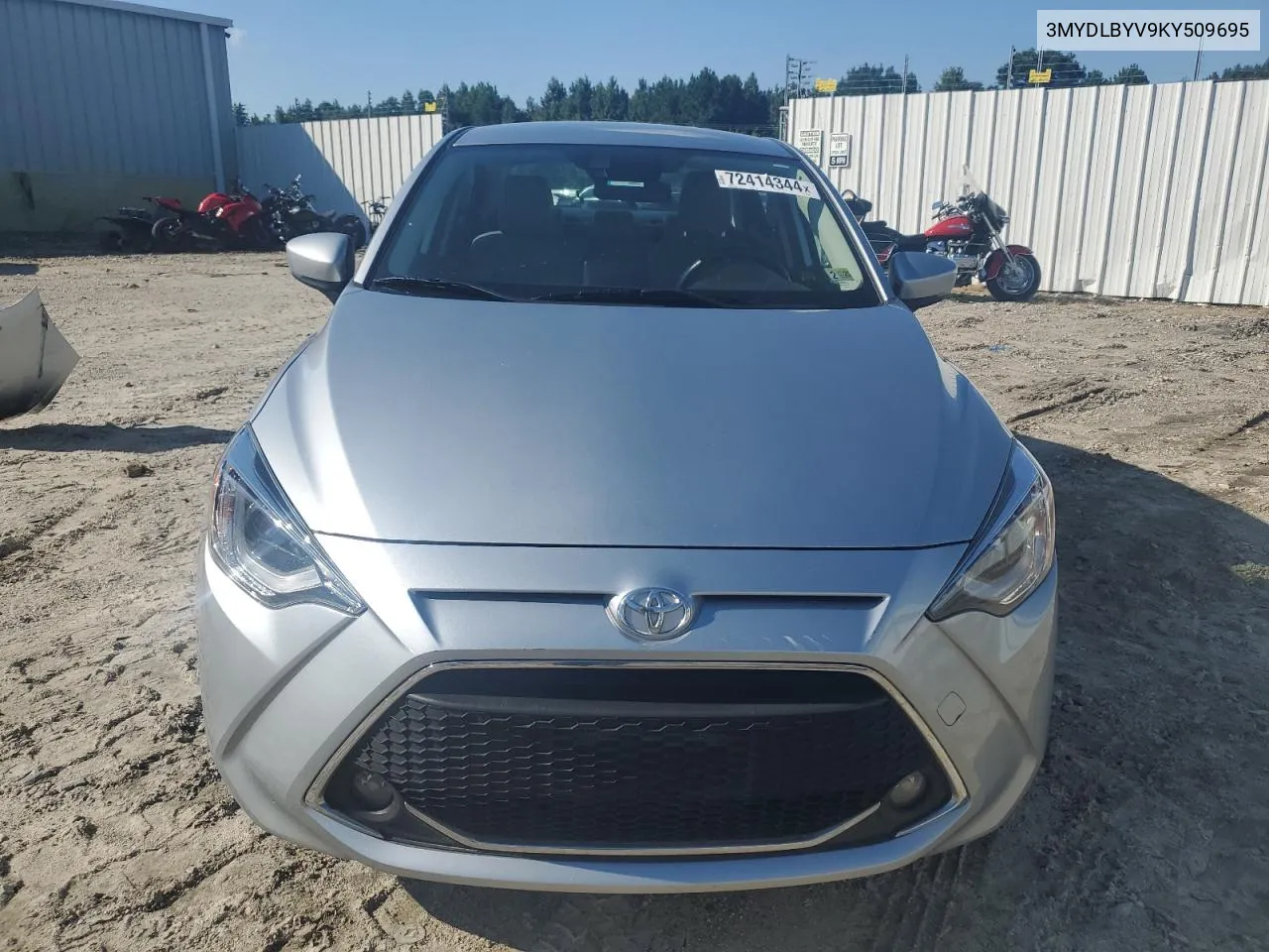 3MYDLBYV9KY509695 2019 Toyota Yaris L