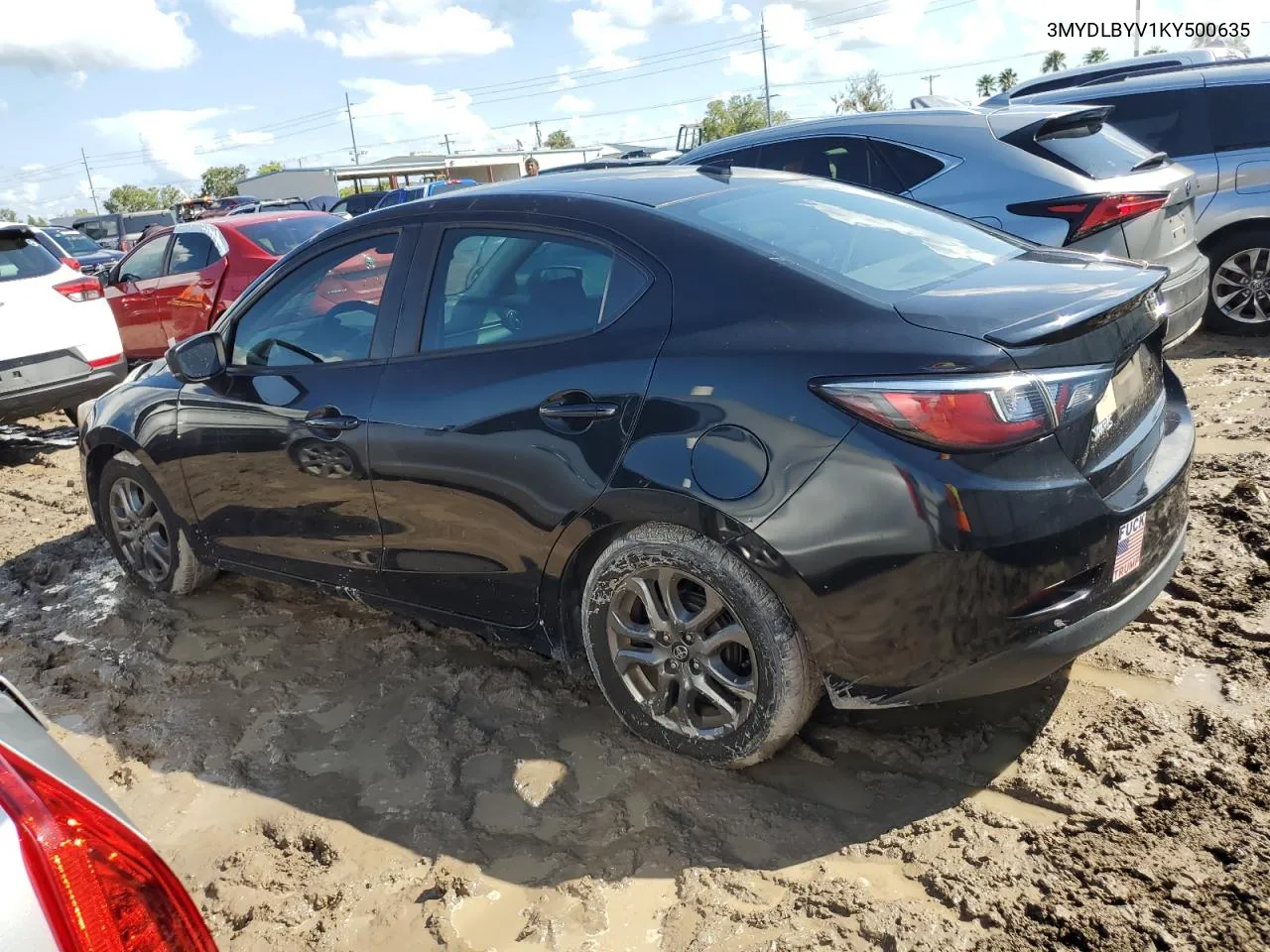 3MYDLBYV1KY500635 2019 Toyota Yaris L