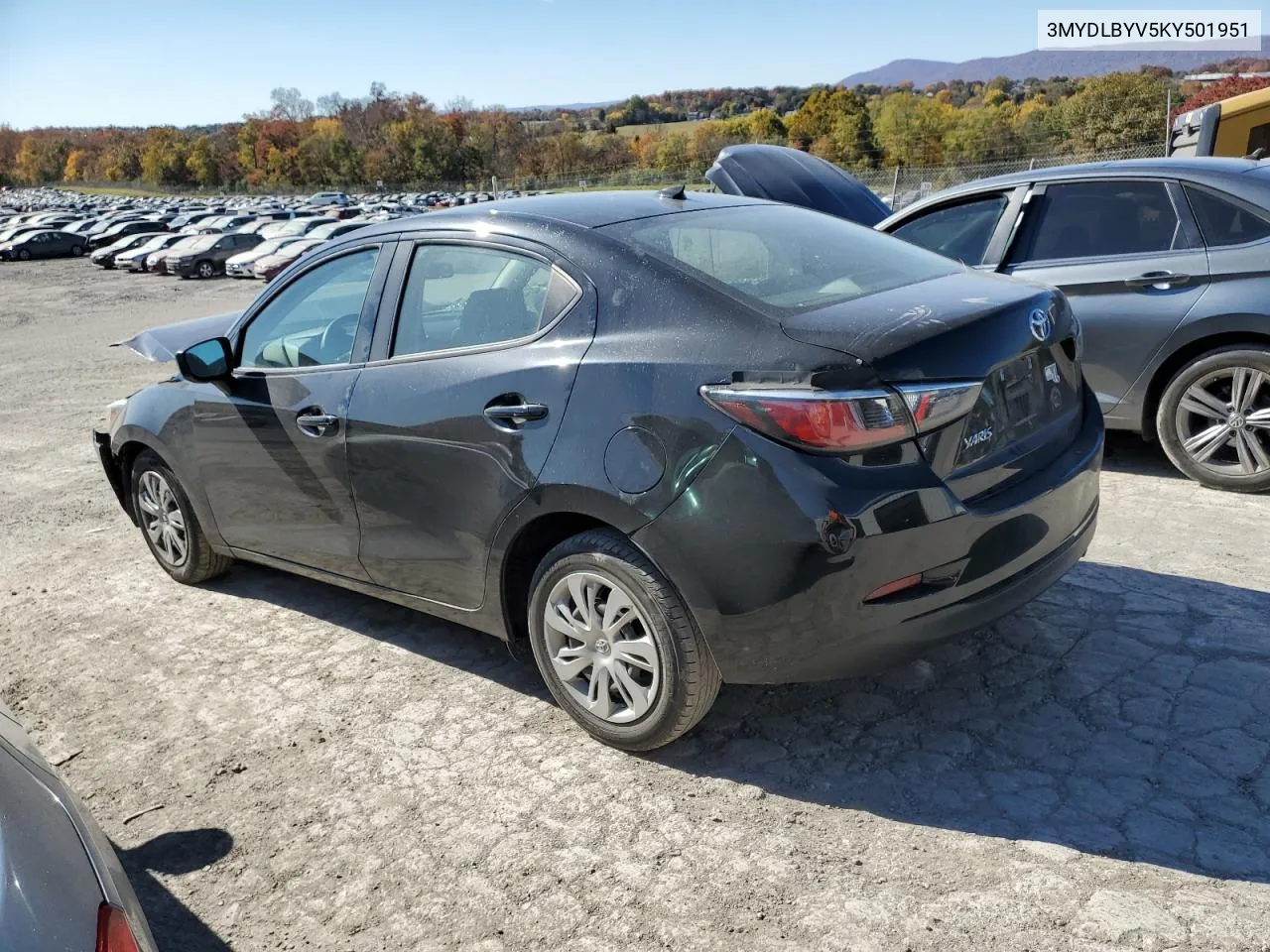 2019 Toyota Yaris L VIN: 3MYDLBYV5KY501951 Lot: 77525354