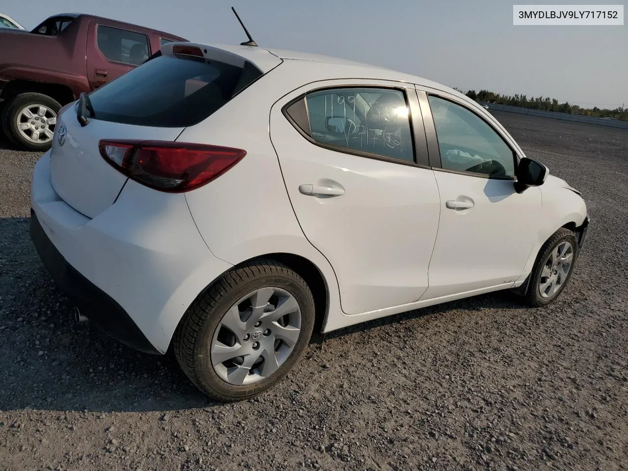 3MYDLBJV9LY717152 2020 Toyota Yaris Le