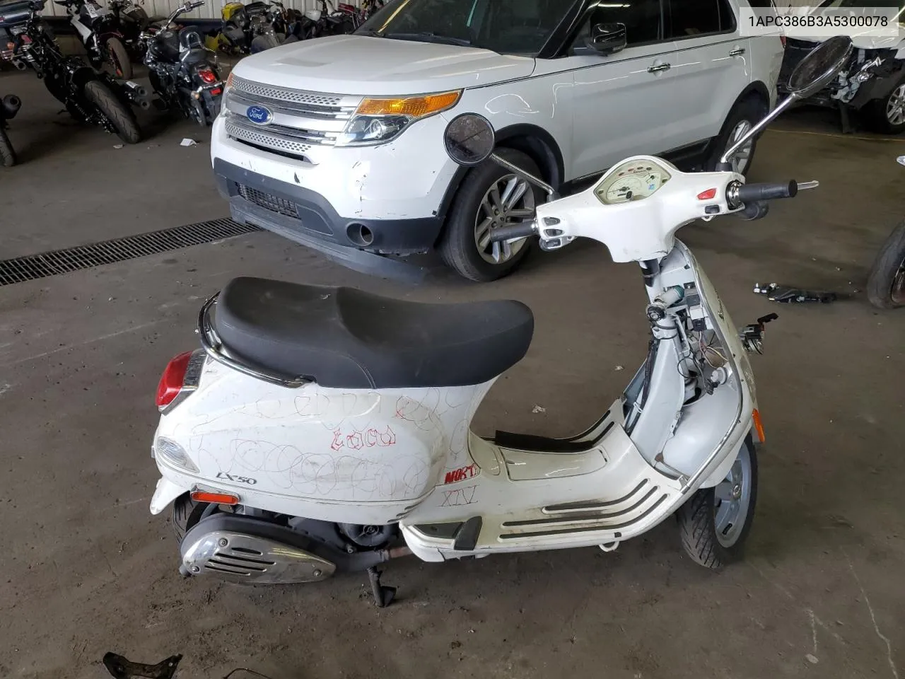 1APC386B3A5300078 2010 Vespa Lx50