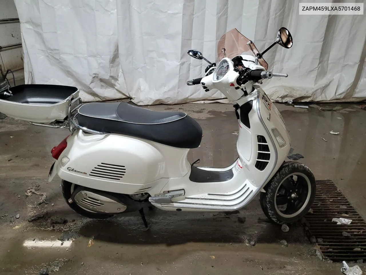 2010 Vespa Gts 300 Super VIN: ZAPM459LXA5701468 Lot: 79010174