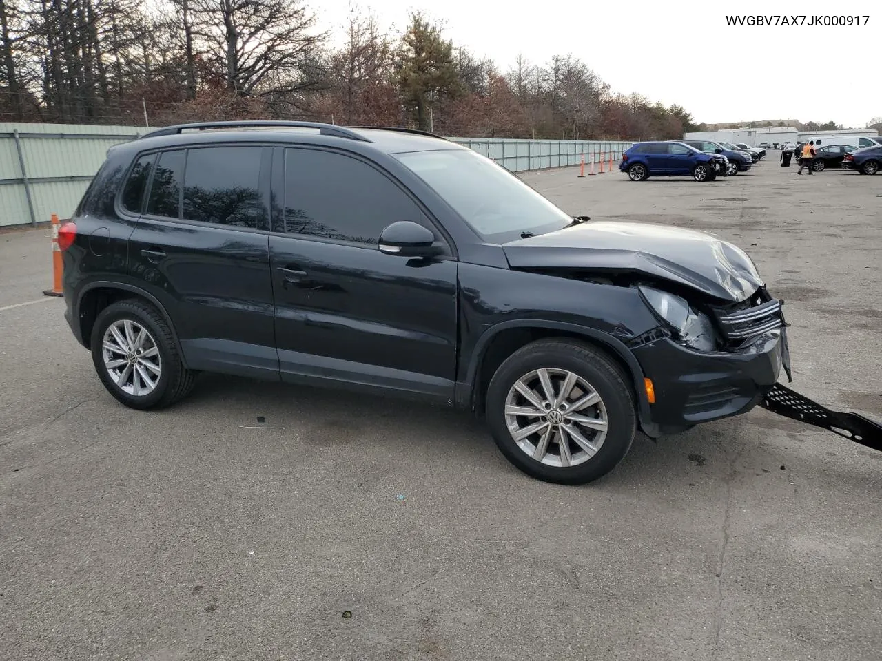 2018 Volkswagen Tiguan Limited VIN: WVGBV7AX7JK000917 Lot: 78871554