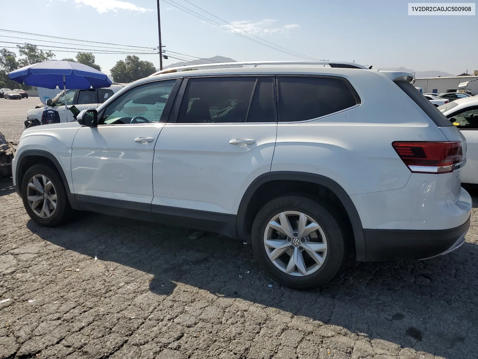 1V2DR2CA0JC500908 2018 Volkswagen Atlas Se