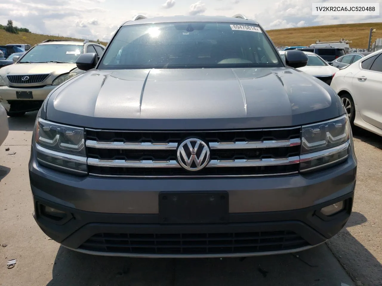 1V2KR2CA6JC520488 2018 Volkswagen Atlas Se