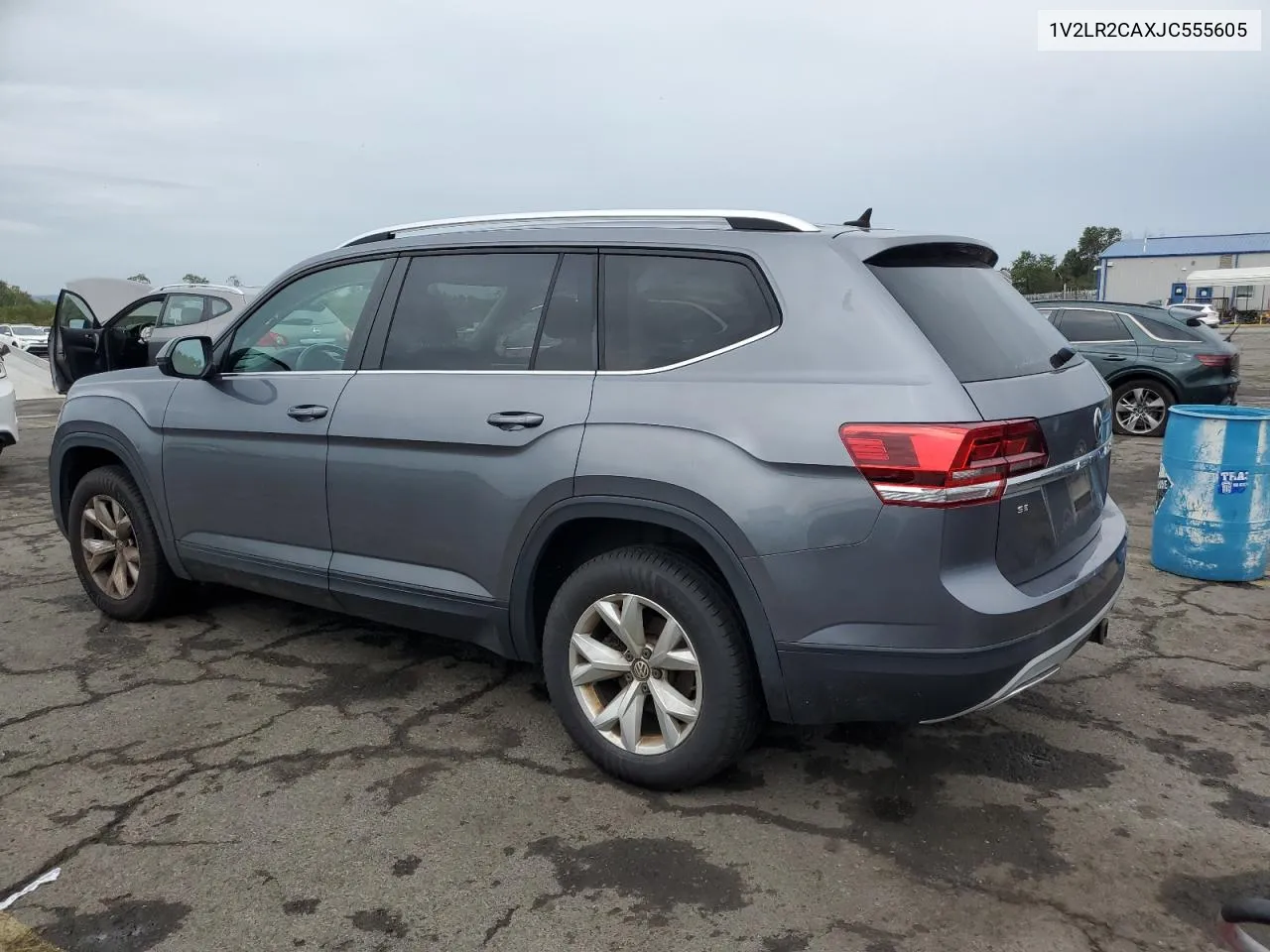 1V2LR2CAXJC555605 2018 Volkswagen Atlas Se