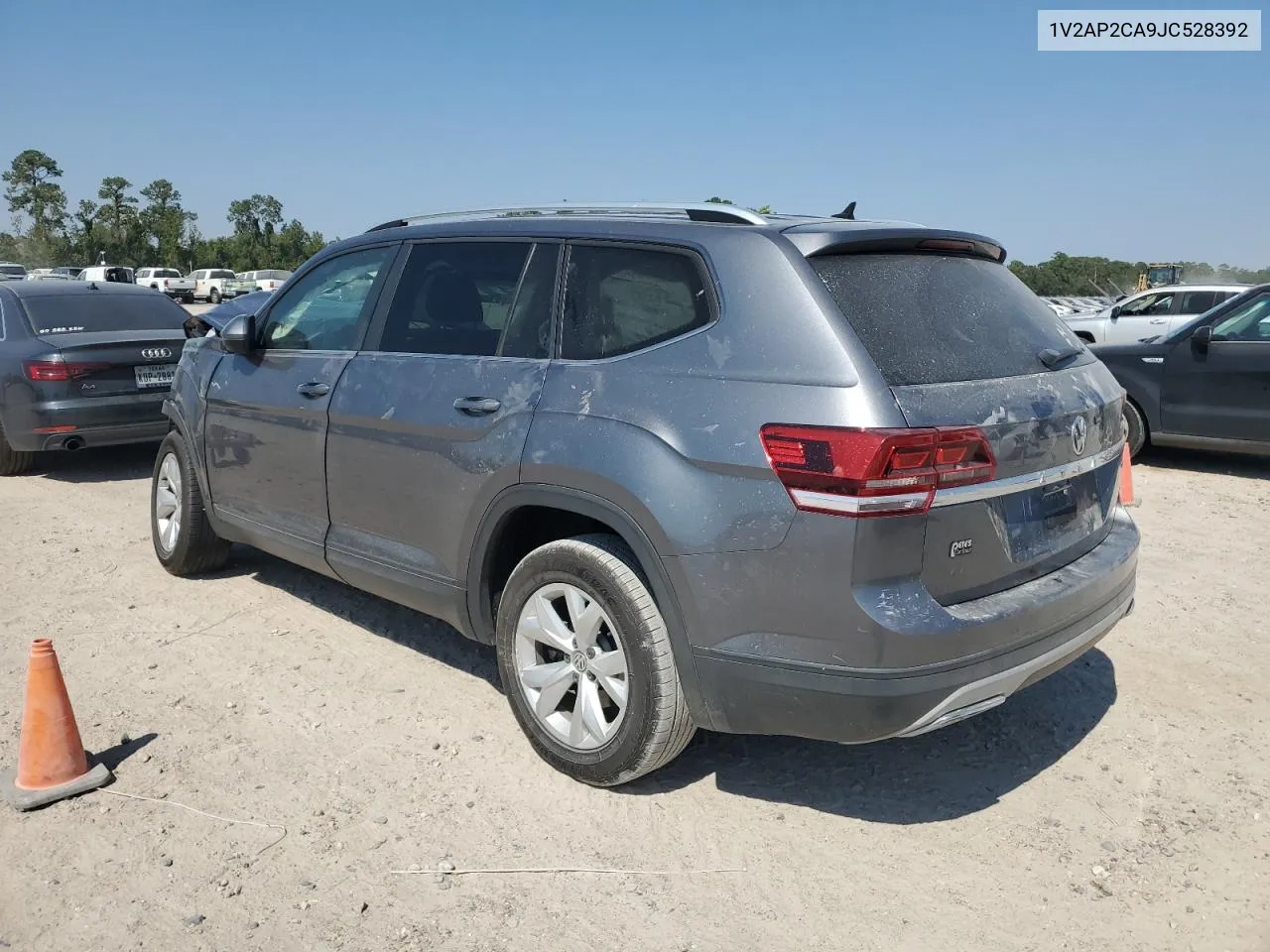 1V2AP2CA9JC528392 2018 Volkswagen Atlas S