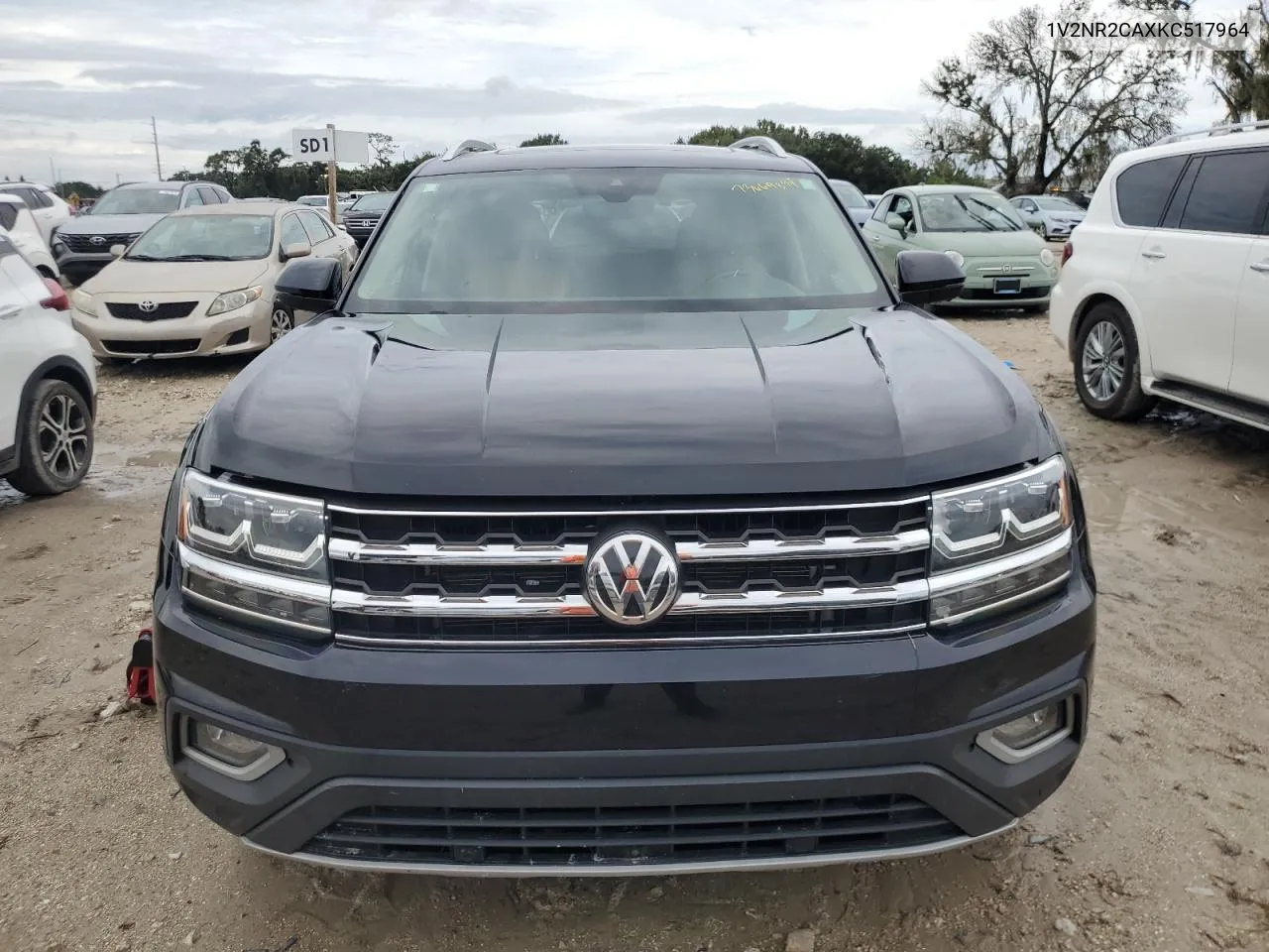 1V2NR2CAXKC517964 2019 Volkswagen Atlas Sel Premium