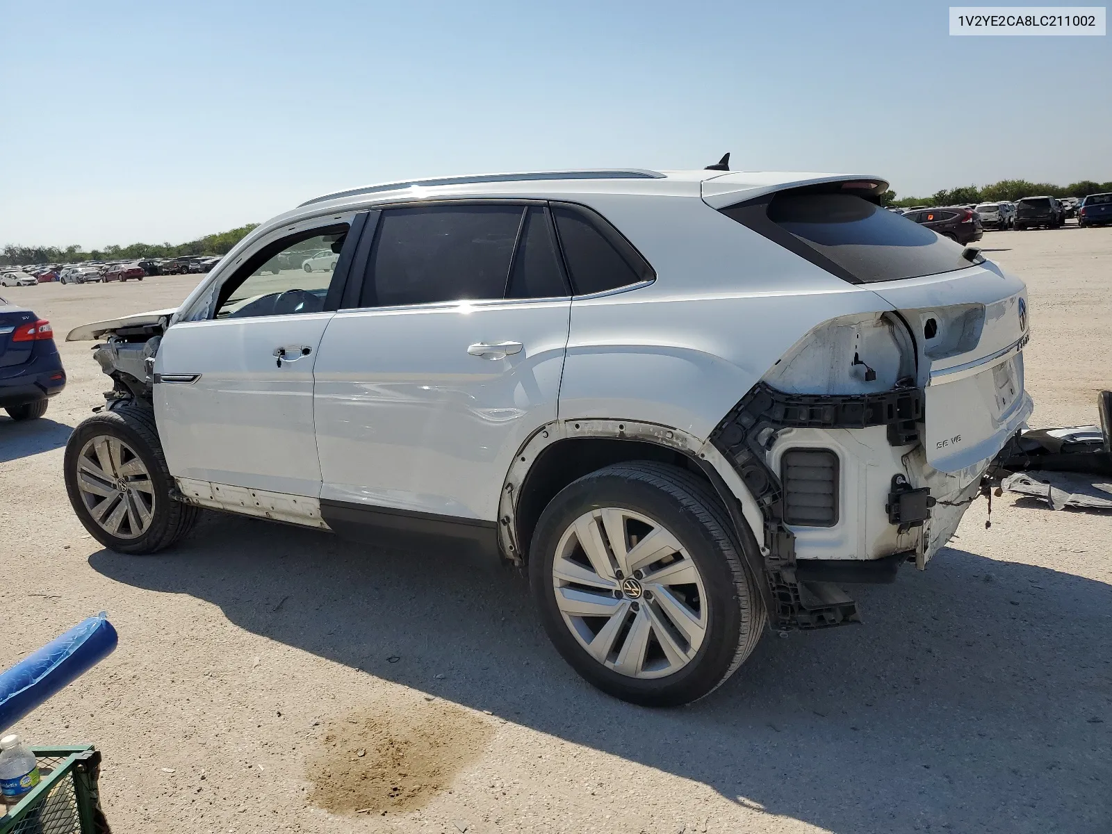 1V2YE2CA8LC211002 2020 Volkswagen Atlas Cross Sport Se