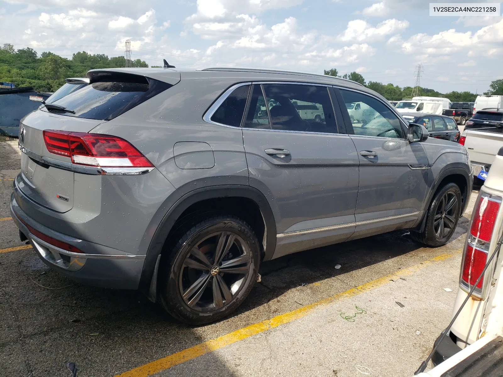 2022 Volkswagen Atlas Cross Sport Sel R-Line VIN: 1V2SE2CA4NC221258 Lot: 57300014