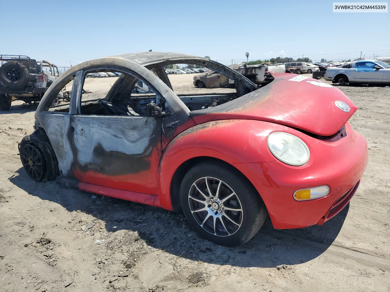 3VWBK21C42M445359 2002 Volkswagen New Beetle Gl