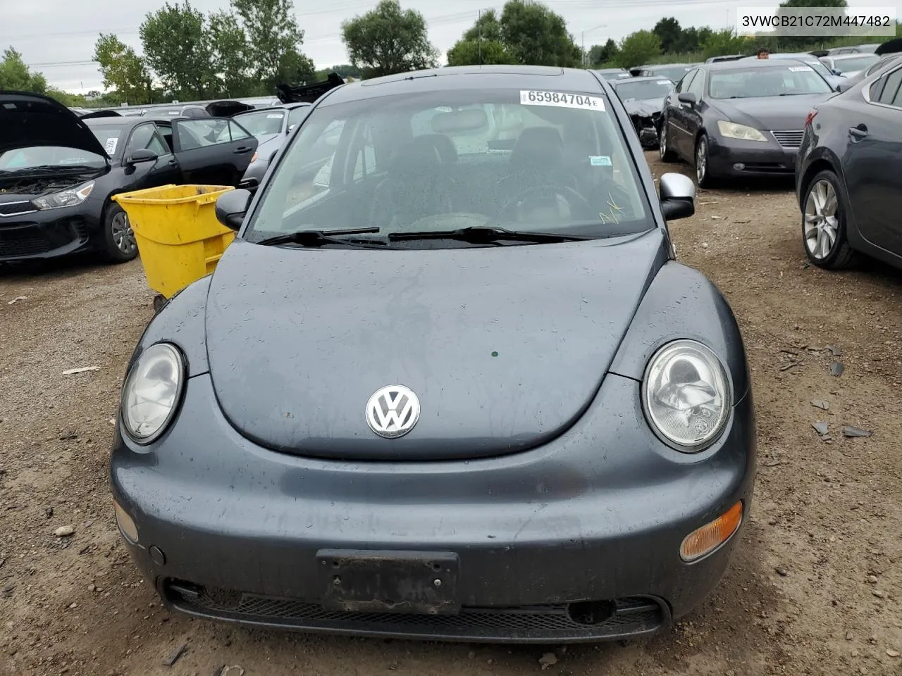 3VWCB21C72M447482 2002 Volkswagen New Beetle Gls