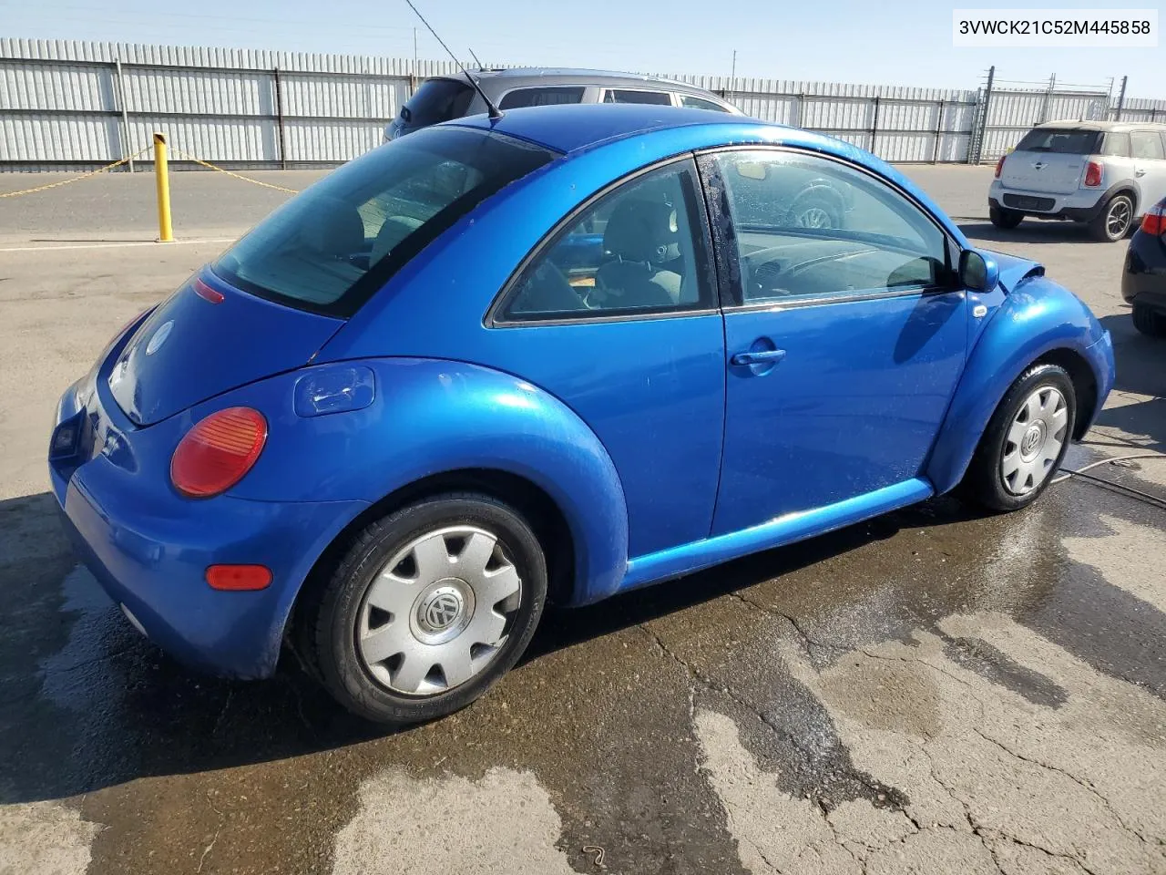 3VWCK21C52M445858 2002 Volkswagen New Beetle Gls