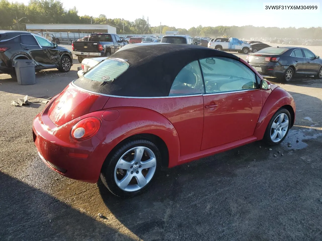 2006 Volkswagen New Beetle Convertible Option Package 2 VIN: 3VWSF31YX6M304999 Lot: 73598984