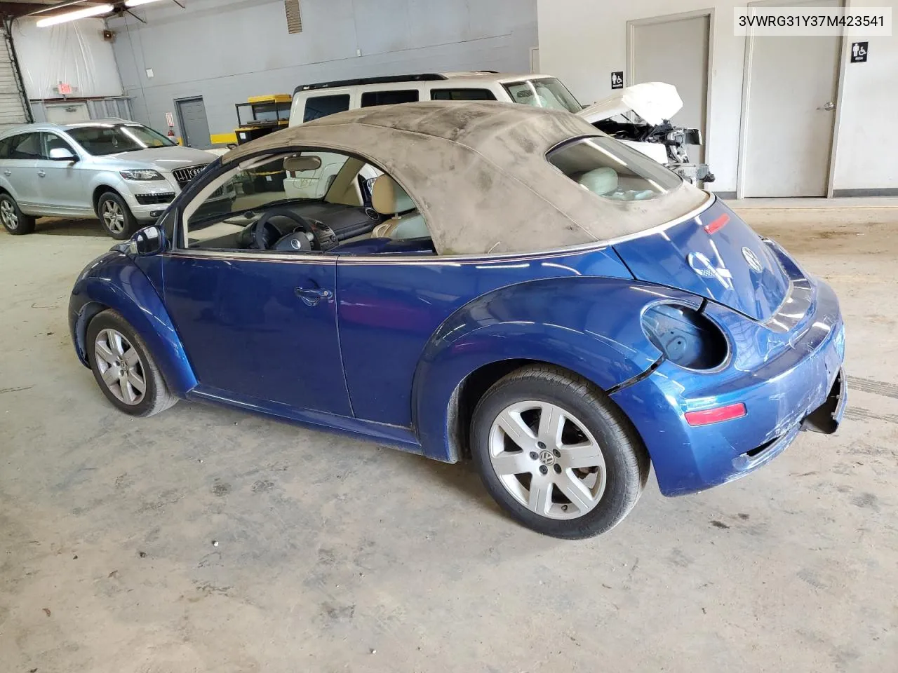 2007 Volkswagen New Beetle Convertible Option Package 1 VIN: 3VWRG31Y37M423541 Lot: 56596234