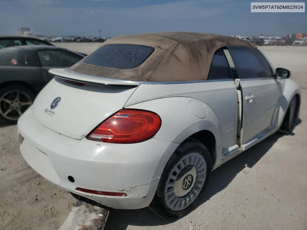 2013 Volkswagen Beetle VIN: 3VW5P7AT6DM823924 Lot: 75119424