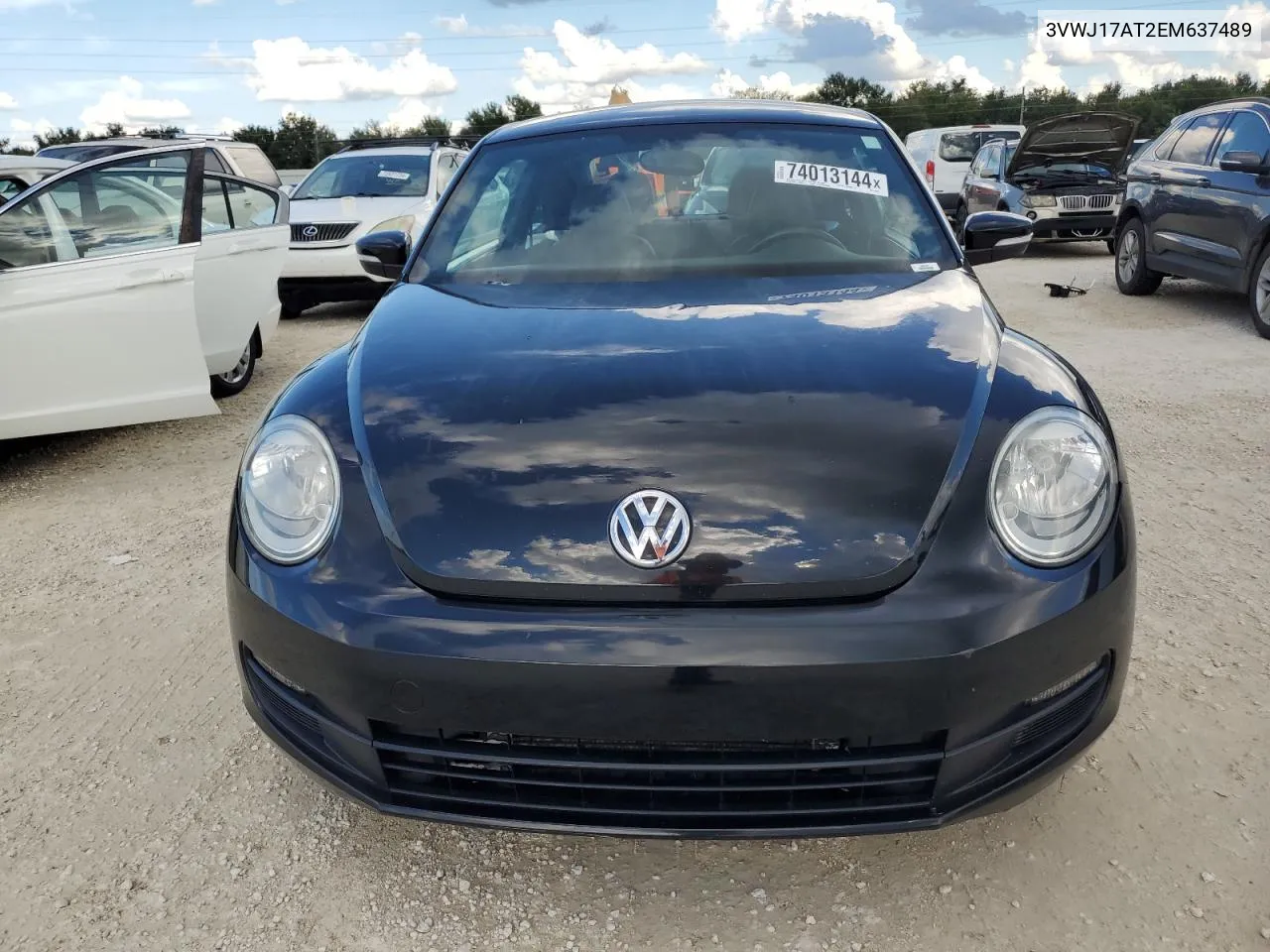 3VWJ17AT2EM637489 2014 Volkswagen Beetle