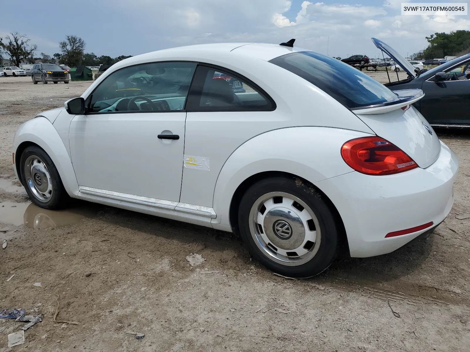 2015 Volkswagen Beetle 1.8T VIN: 3VWF17AT0FM600545 Lot: 67211414