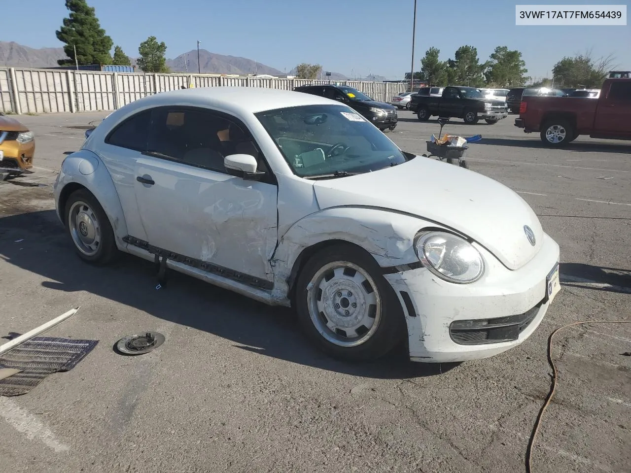 2015 Volkswagen Beetle 1.8T VIN: 3VWF17AT7FM654439 Lot: 71176334