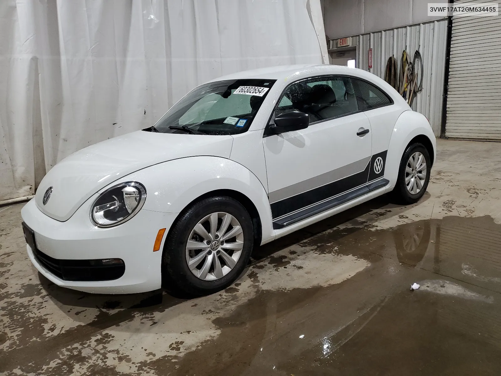 2016 Volkswagen Beetle 1.8T VIN: 3VWF17AT2GM634455 Lot: 60302654