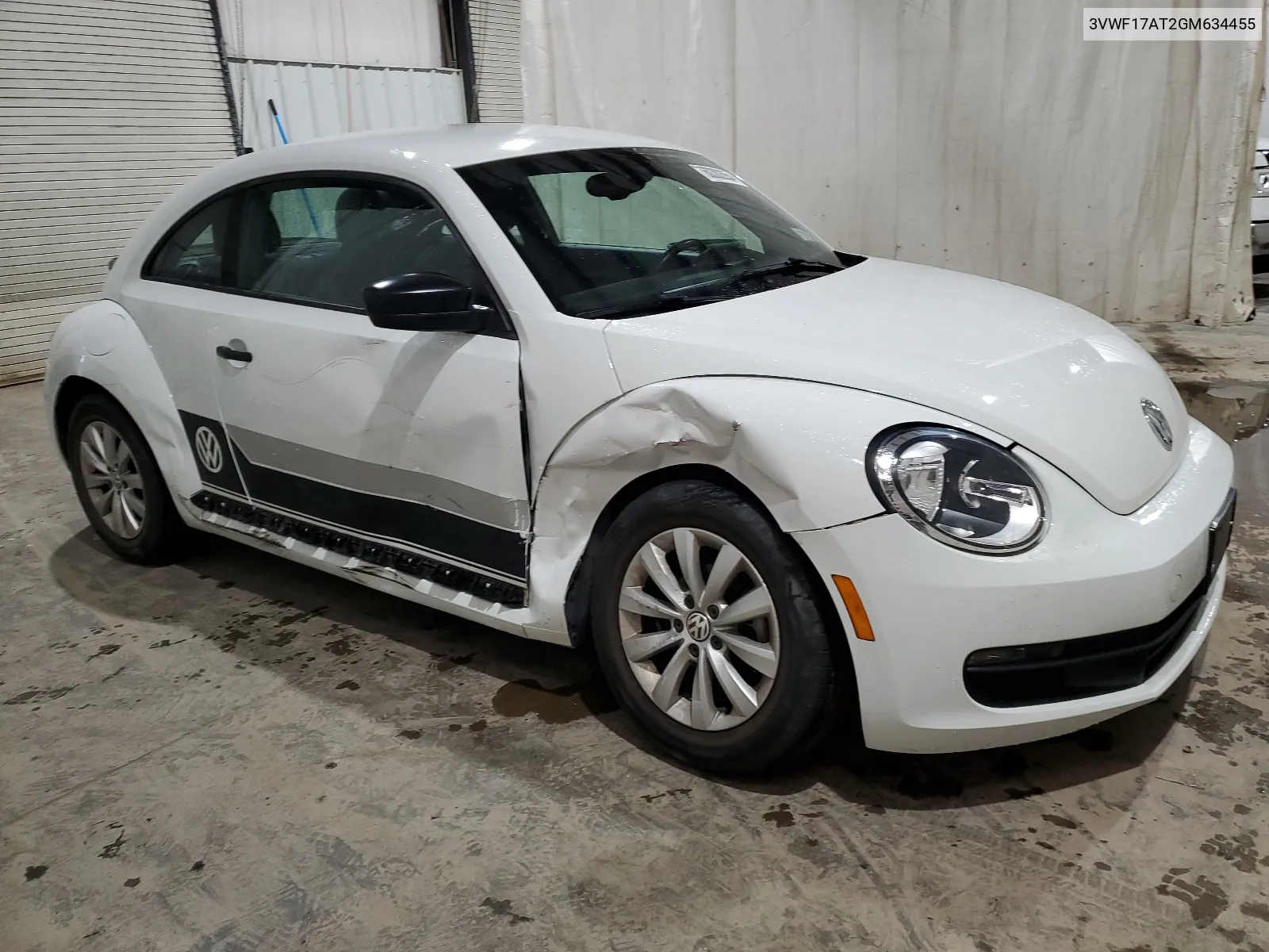 2016 Volkswagen Beetle 1.8T VIN: 3VWF17AT2GM634455 Lot: 60302654