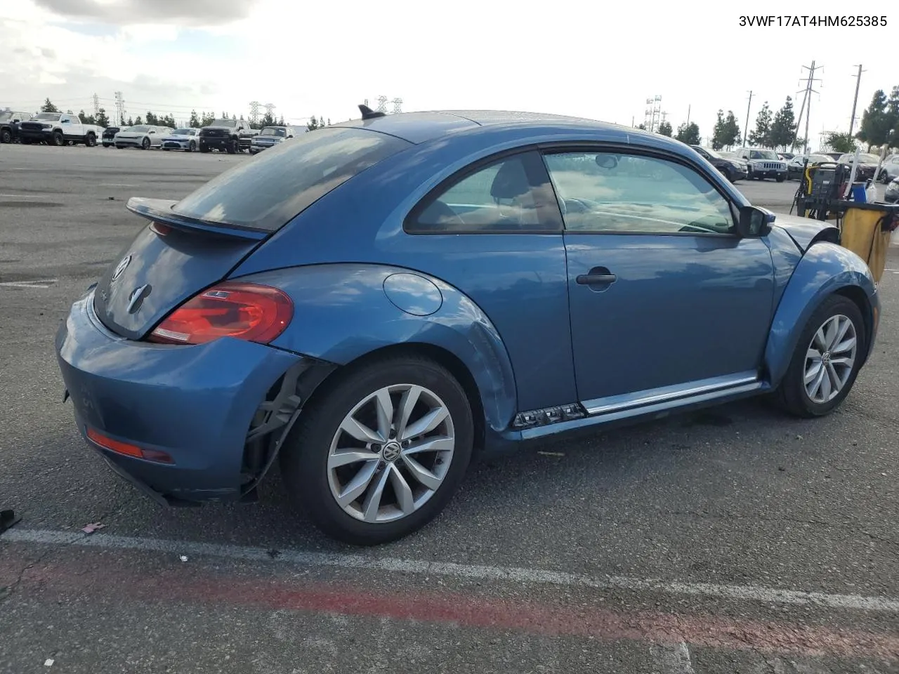 2017 Volkswagen Beetle 1.8T VIN: 3VWF17AT4HM625385 Lot: 77986384