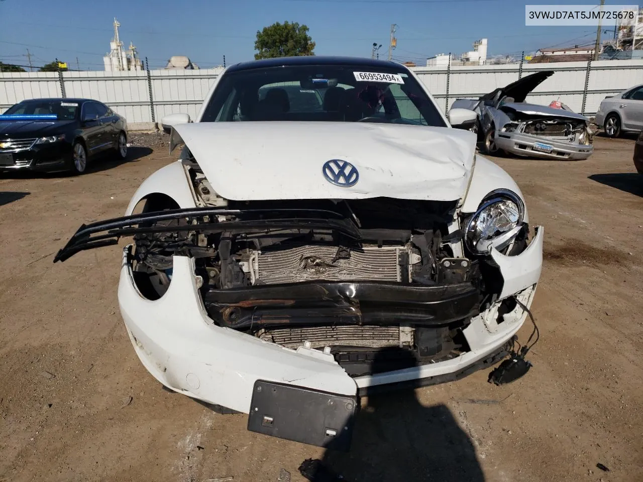 3VWJD7AT5JM725678 2018 Volkswagen Beetle Se