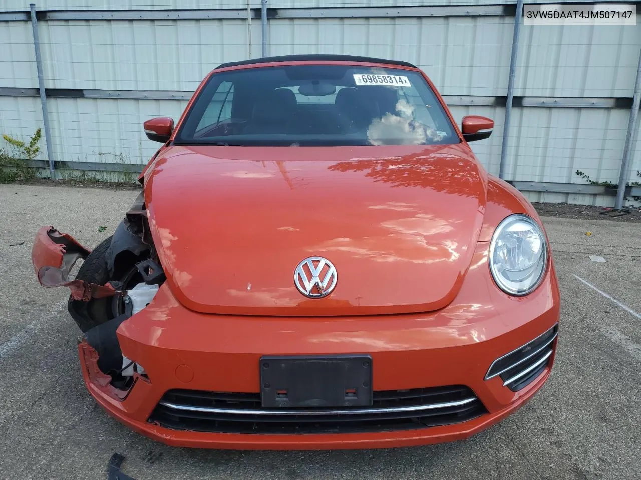 3VW5DAAT4JM507147 2018 Volkswagen Beetle S