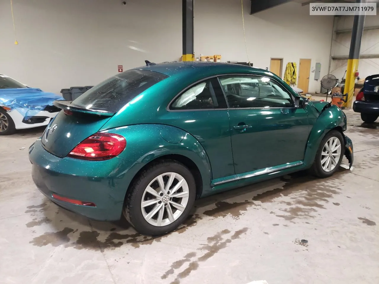 3VWFD7AT7JM711979 2018 Volkswagen Beetle S