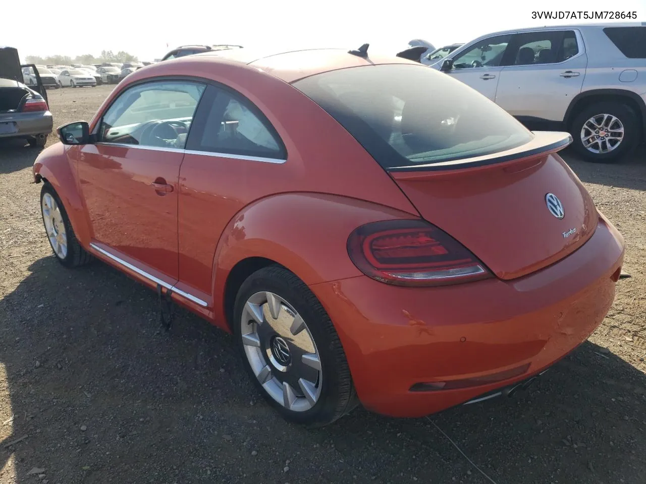 3VWJD7AT5JM728645 2018 Volkswagen Beetle Se