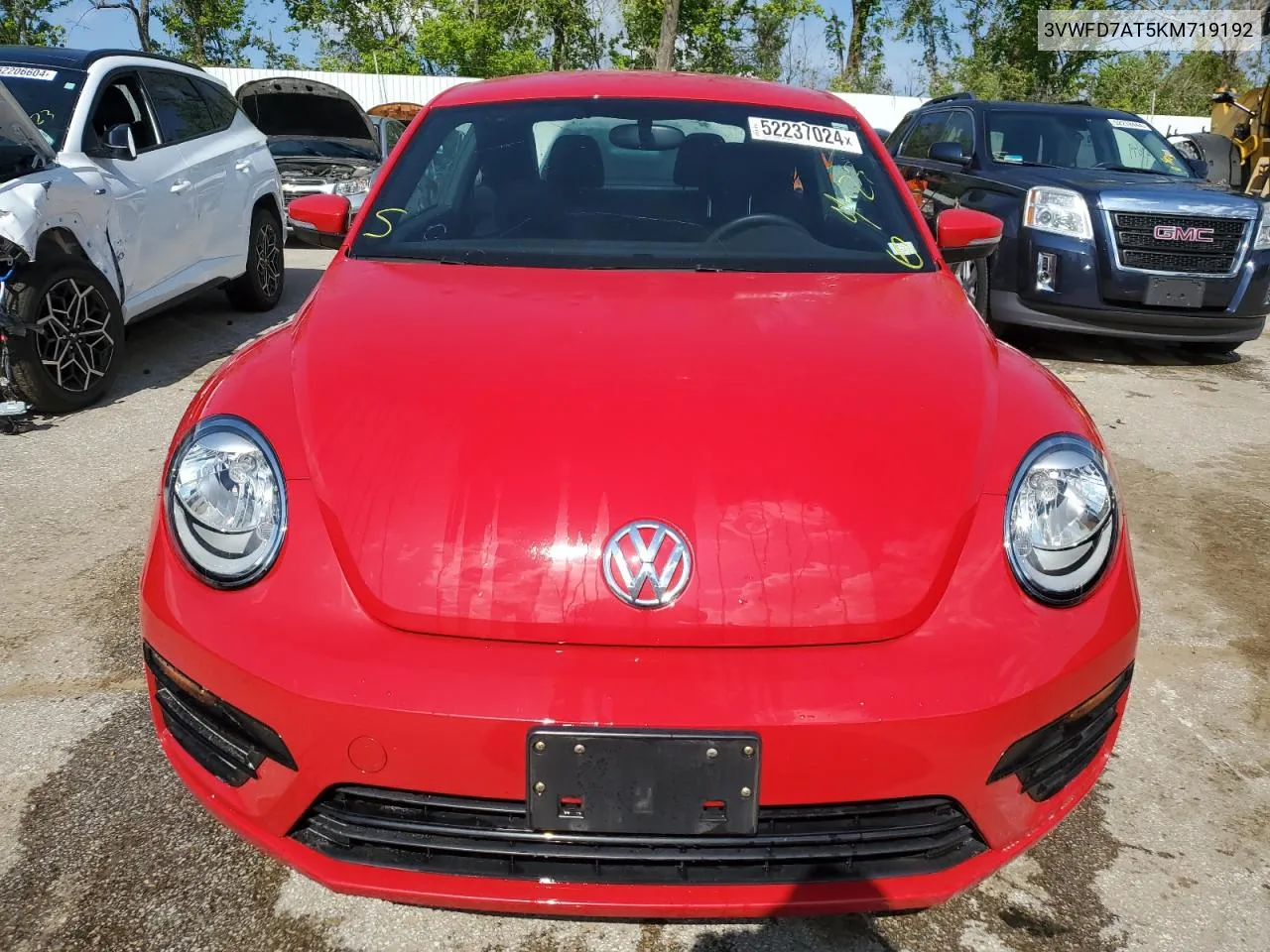 2019 Volkswagen Beetle S VIN: 3VWFD7AT5KM719192 Lot: 52237024