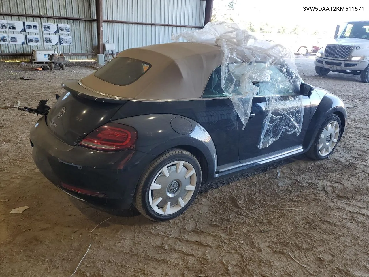 2019 Volkswagen Beetle S VIN: 3VW5DAAT2KM511571 Lot: 73165764