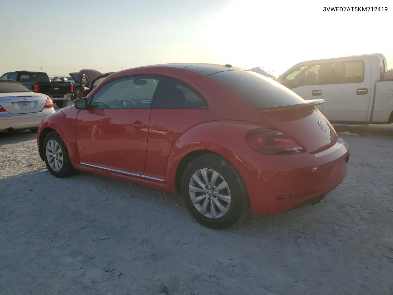 2019 Volkswagen Beetle S VIN: 3VWFD7AT5KM712419 Lot: 75324494