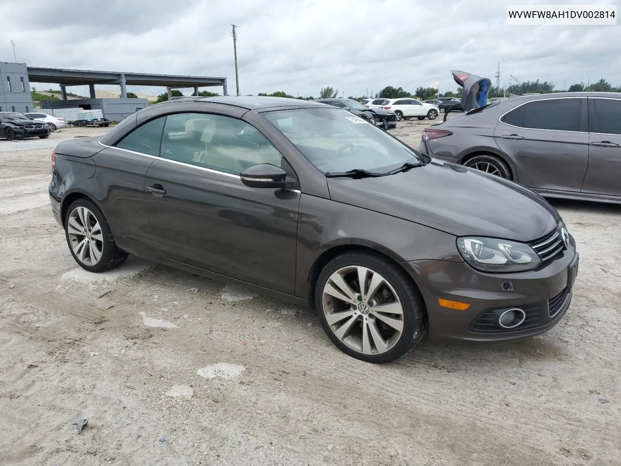 WVWFW8AH1DV002814 2013 Volkswagen Eos Lux